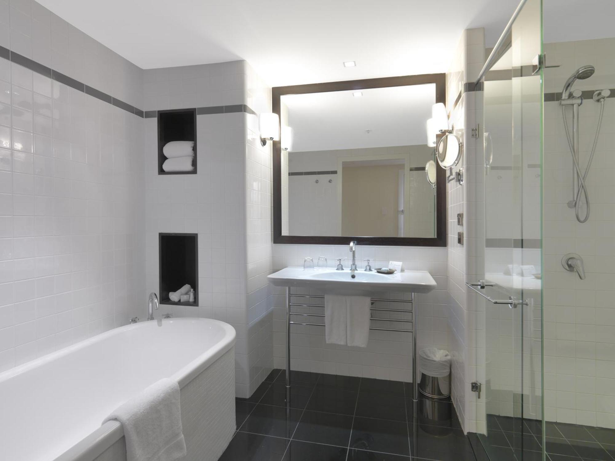 Deluxe Tower King Room