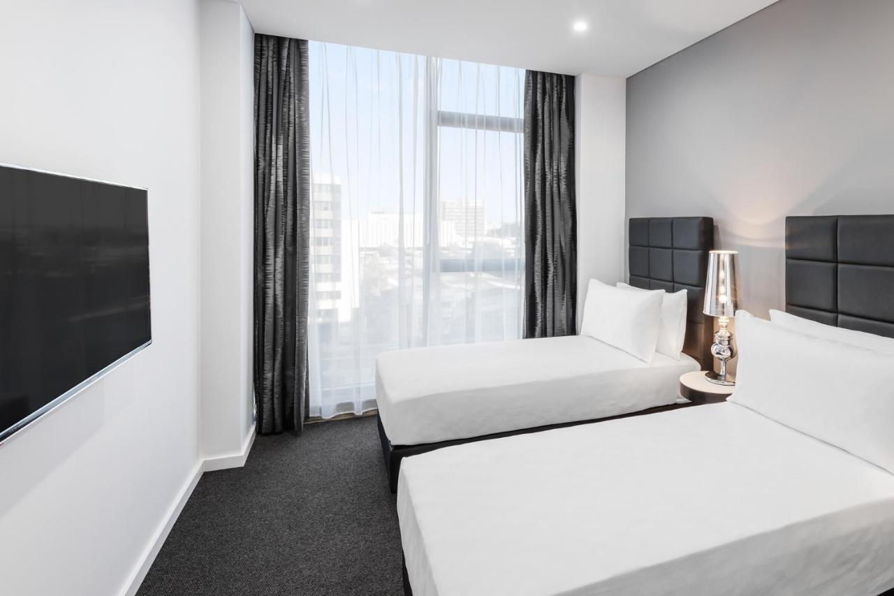 One Bedroom Twin Suite