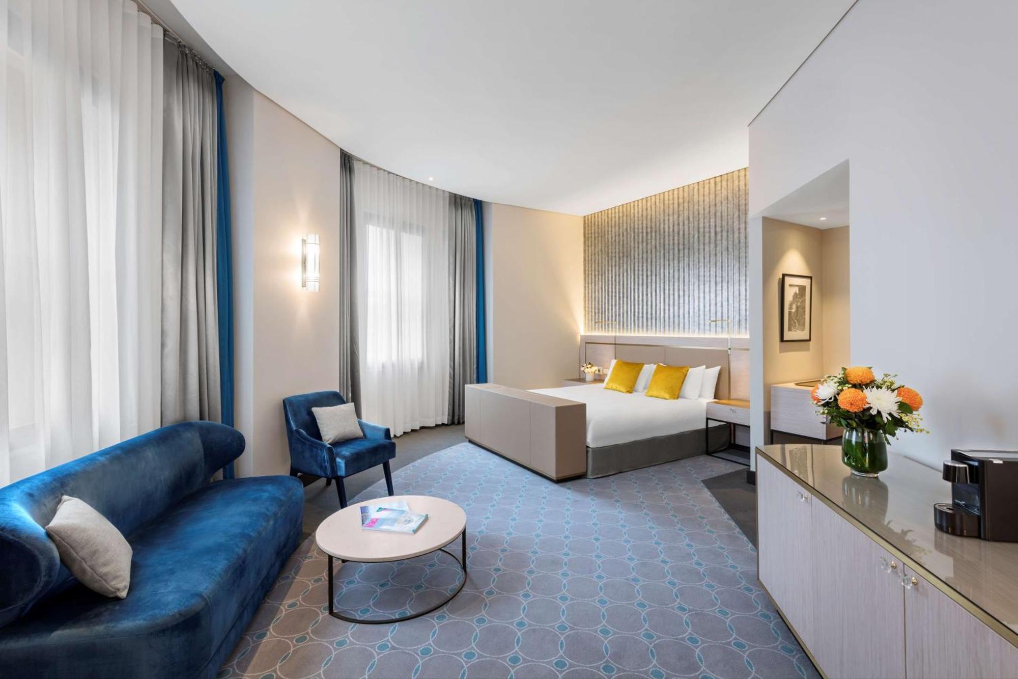 Paradox Studio Spa Suite King