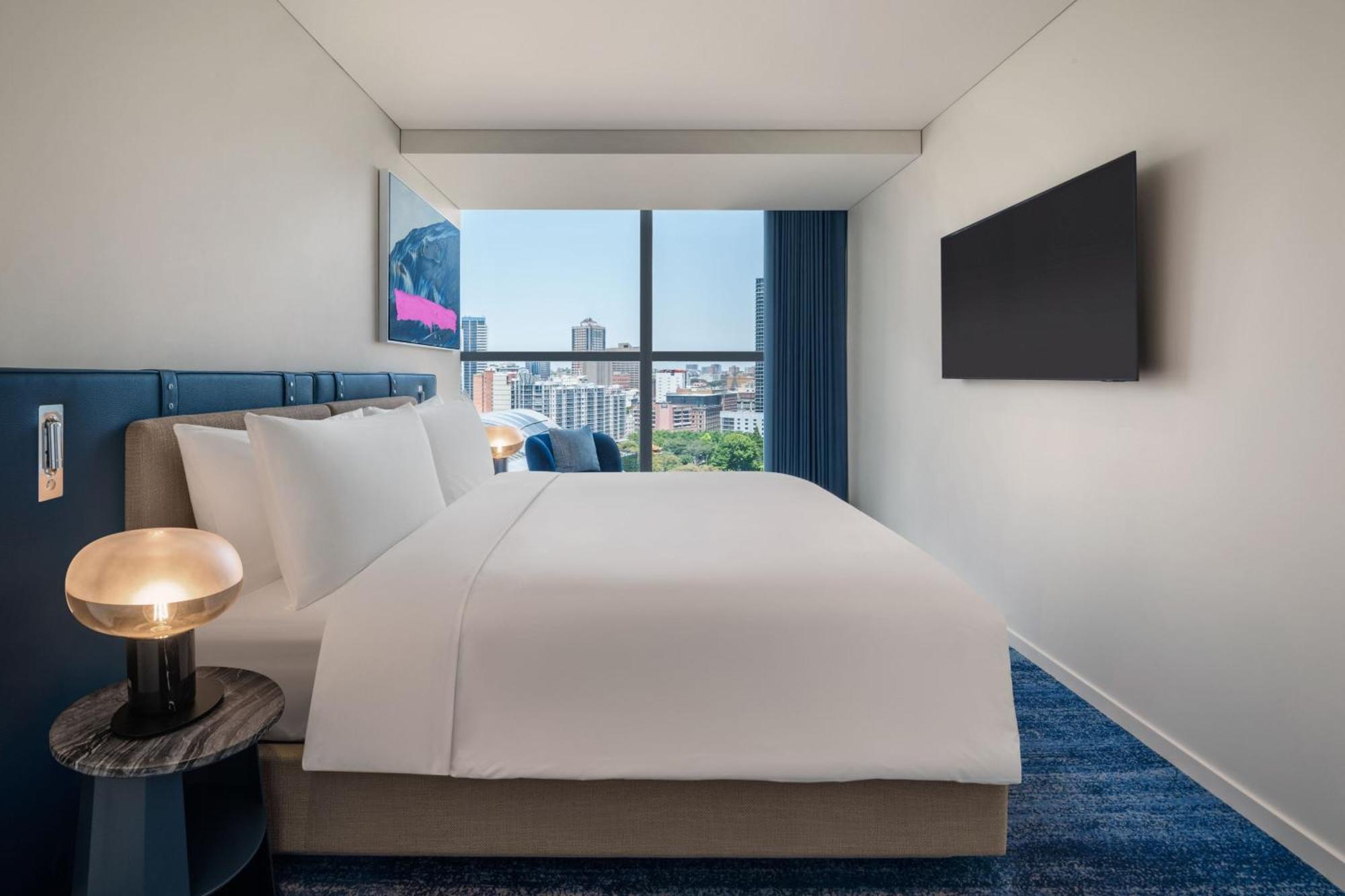 Deluxe Studio Studio Bedroom 1 1 King Bedroom 2 1 King City view