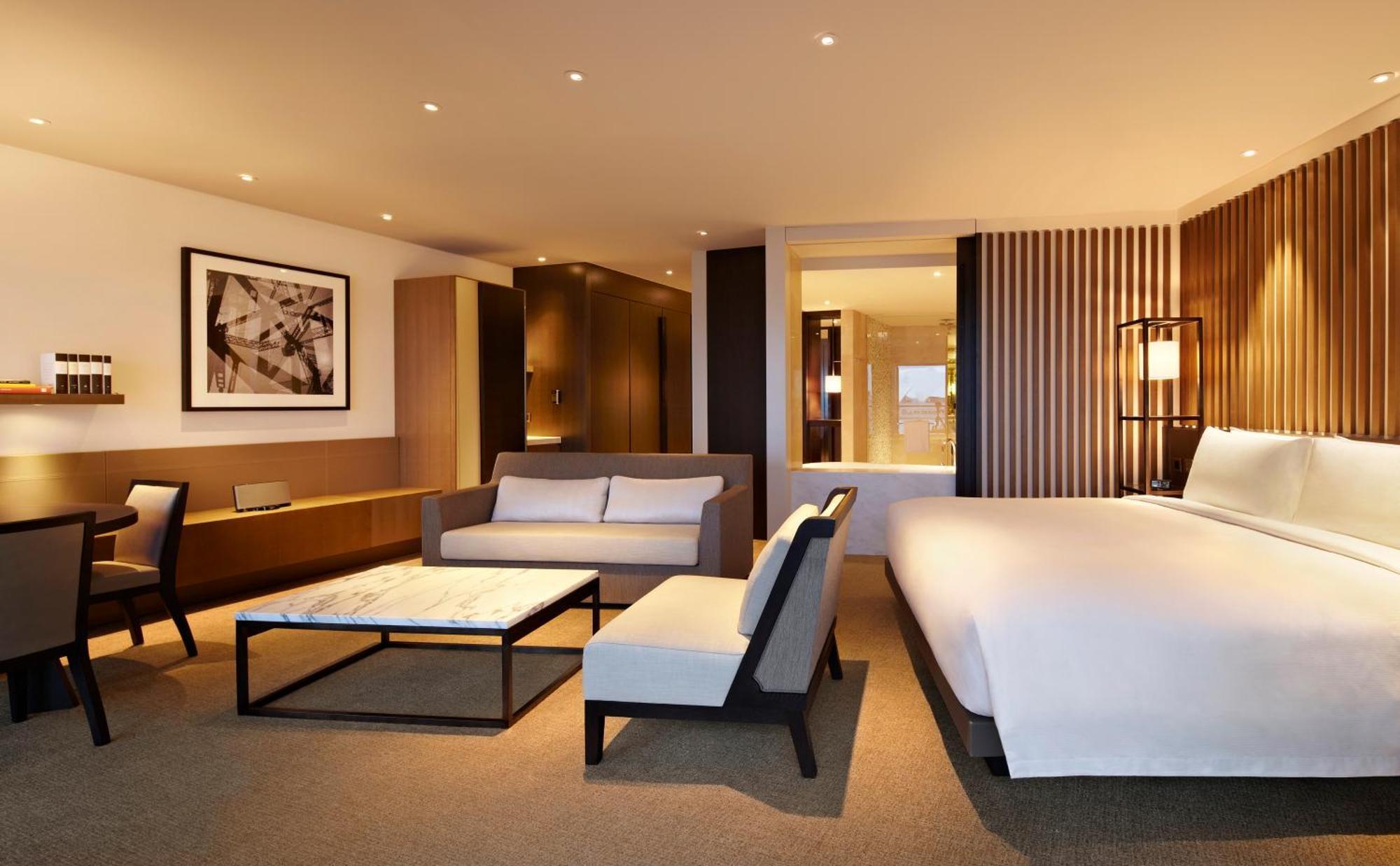 1 King Bed Deluxe