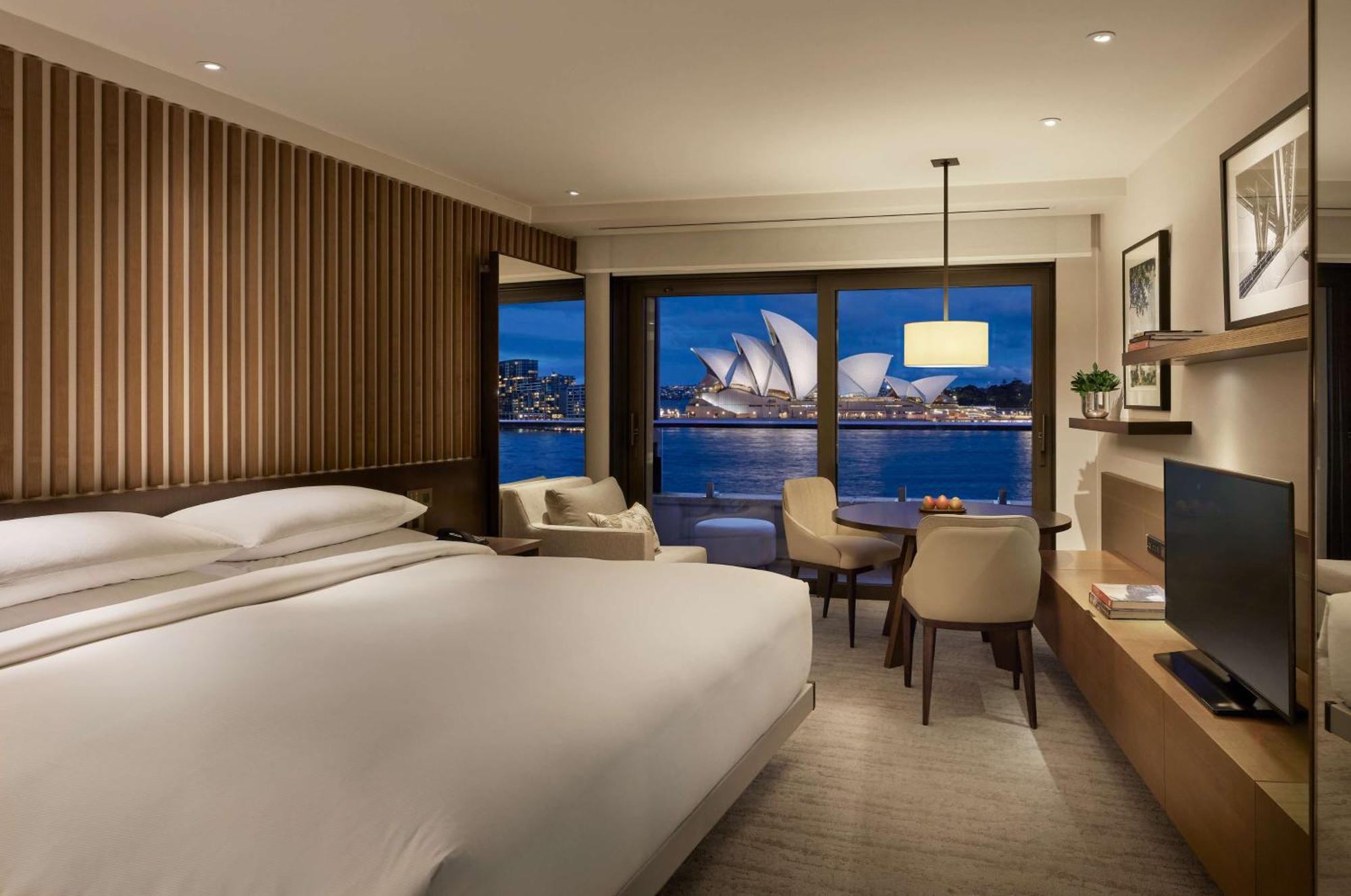 2 Twin Beds Opera View